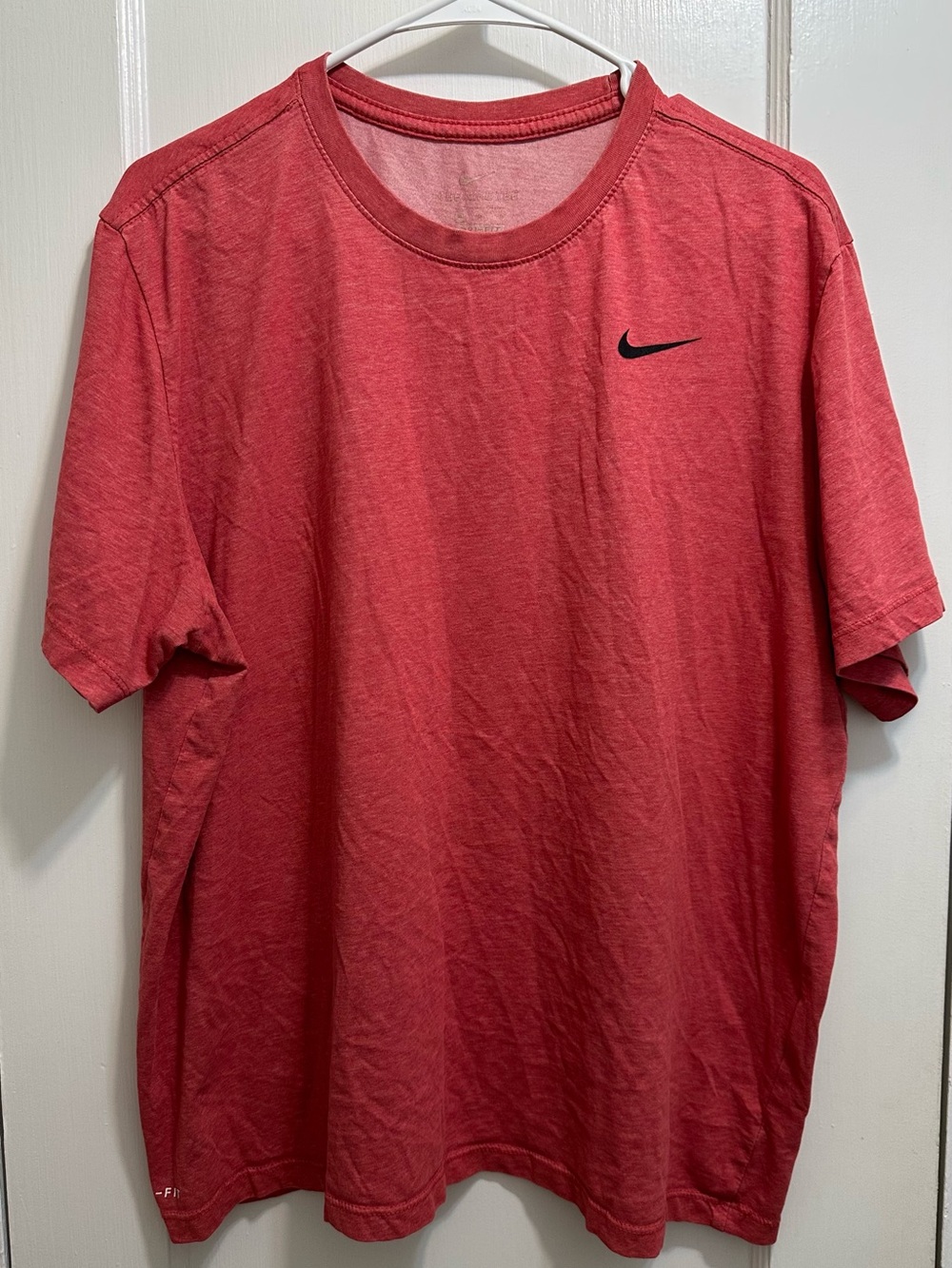 Nike: XL Men’s Red Short Sleeve Tee